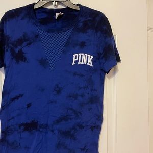 pink T-shirt
